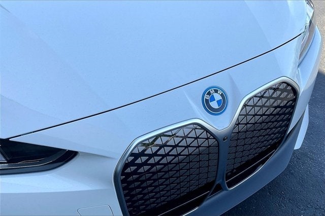 2025 BMW i4 eDrive40