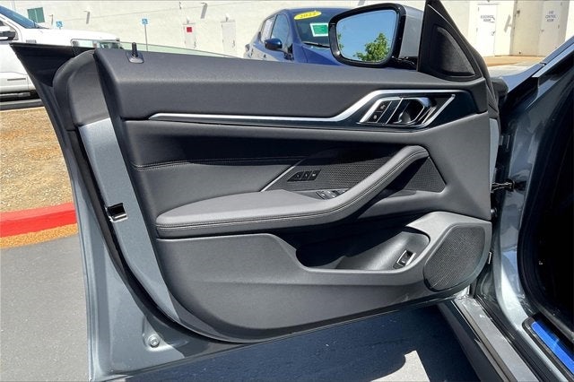 2025 BMW i4 eDrive40