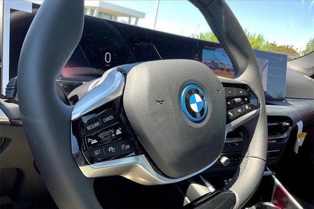 2025 BMW i4 eDrive40