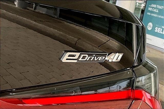 2025 BMW i4 eDrive40