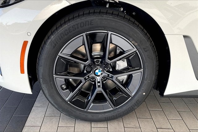 2025 BMW i4 eDrive40