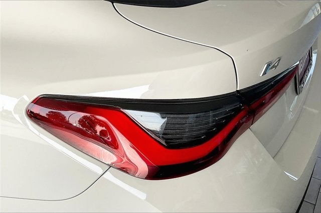 2025 BMW i4 eDrive40