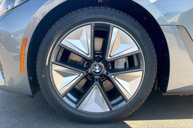 2025 BMW i4 eDrive40