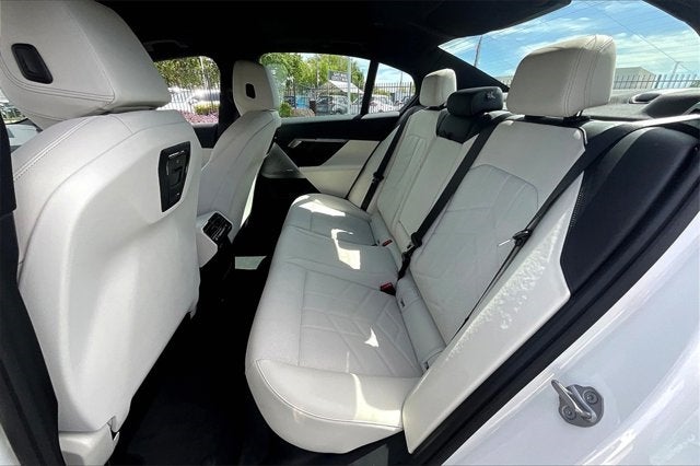 2024 BMW i5 eDrive40