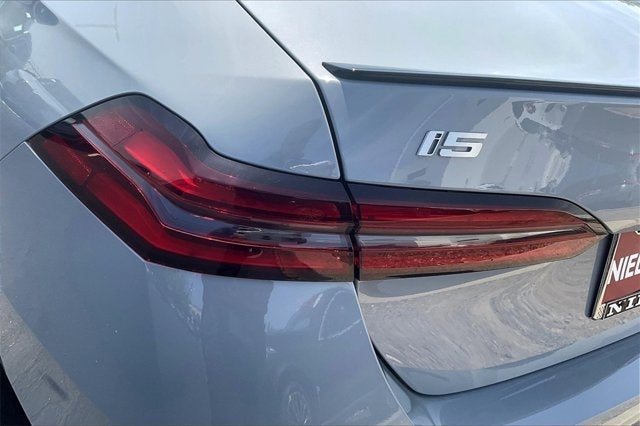 2025 BMW i5 eDrive40