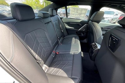 2025 BMW i5 eDrive40