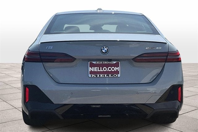 2025 BMW i5 eDrive40