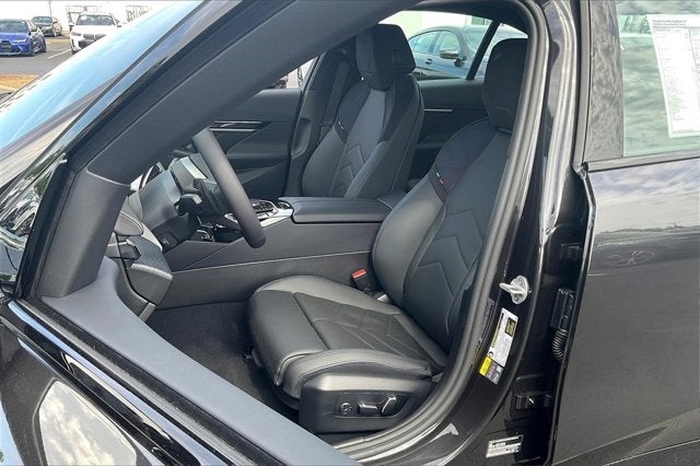 2025 BMW i5 eDrive40