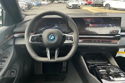 2025 BMW i5 eDrive40