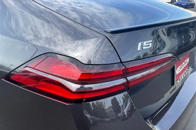 2025 BMW i5 eDrive40