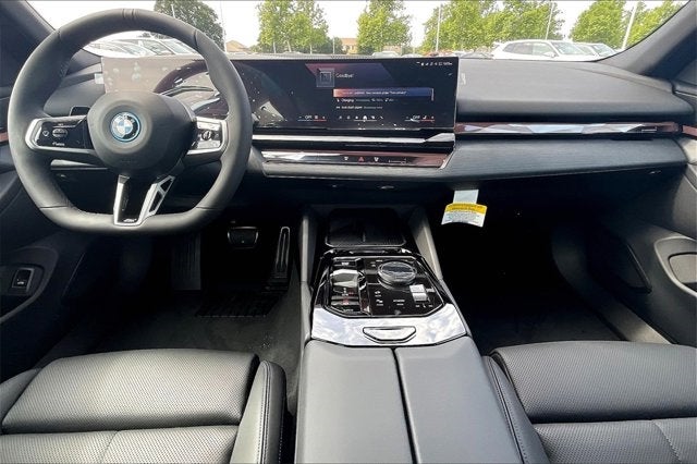 2025 BMW i5 eDrive40