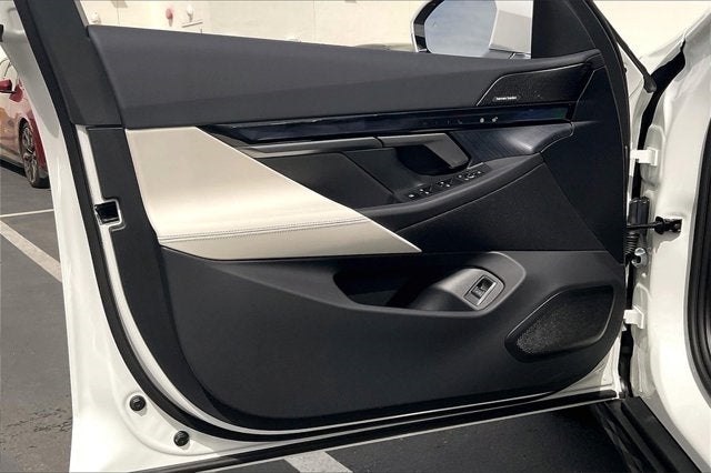 2025 BMW i5 eDrive40