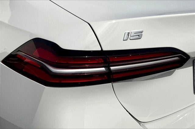 2025 BMW i5 eDrive40