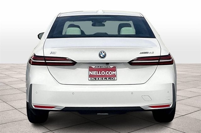 2025 BMW i5 eDrive40