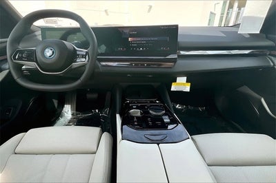 2025 BMW i5 eDrive40