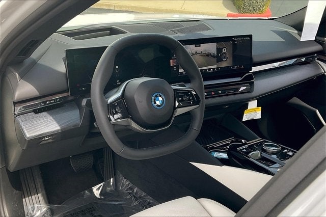 2025 BMW i5 eDrive40