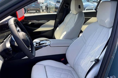 2025 BMW i5 eDrive40