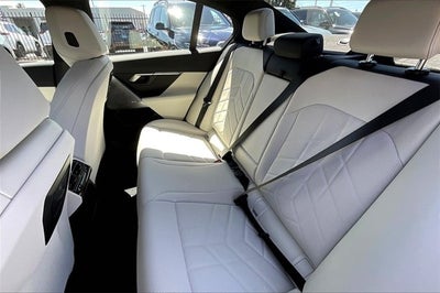 2025 BMW i5 eDrive40