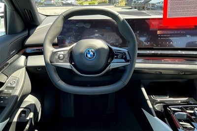 2025 BMW i5 eDrive40