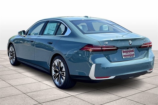 2025 BMW i5 eDrive40