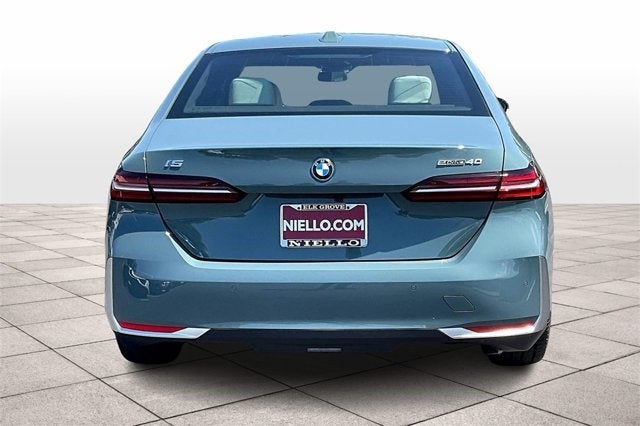 2025 BMW i5 eDrive40