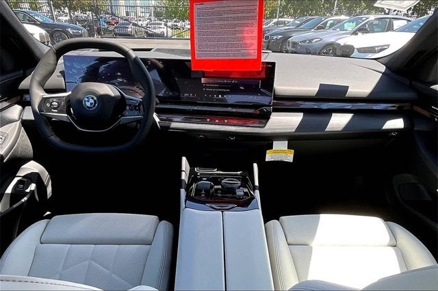 2025 BMW i5 eDrive40