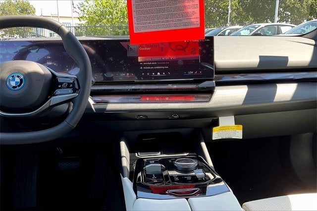 2025 BMW i5 eDrive40