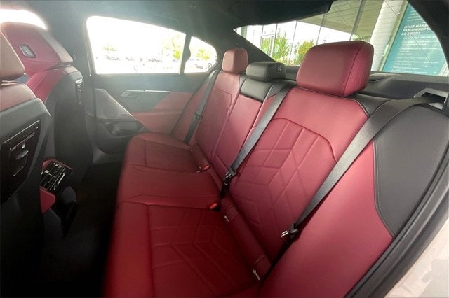 2025 BMW i5 eDrive40