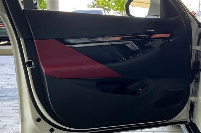 2025 BMW i5 eDrive40