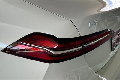 2025 BMW i5 eDrive40