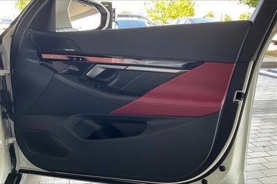 2025 BMW i5 eDrive40