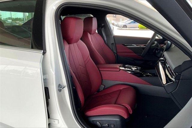 2025 BMW i5 eDrive40