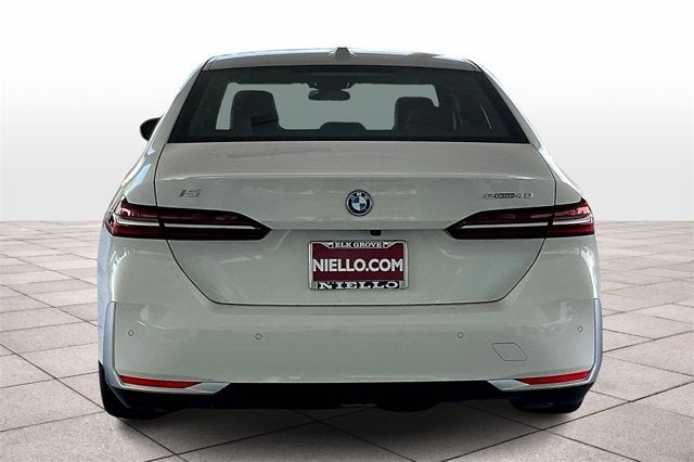 2025 BMW i5 eDrive40