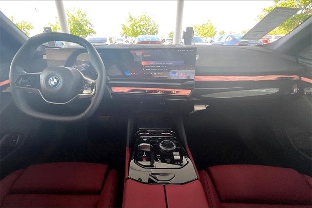 2025 BMW i5 eDrive40