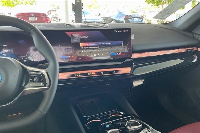 2025 BMW i5 eDrive40