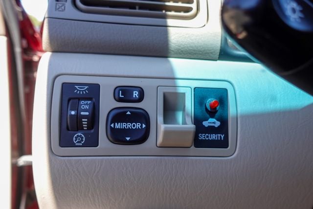 2005 Toyota Corolla LE