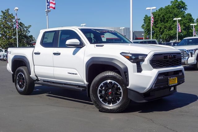 2026 Toyota Tacoma Hybrid TRD Off Road