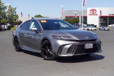 2025 Toyota Camry SE