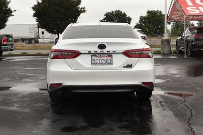 2022 Toyota Camry Hybrid XLE