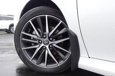 2022 Toyota Camry Hybrid XLE