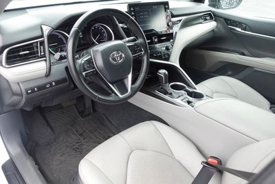 2022 Toyota Camry Hybrid XLE