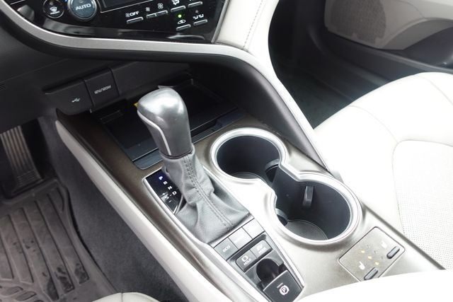 2022 Toyota Camry Hybrid XLE