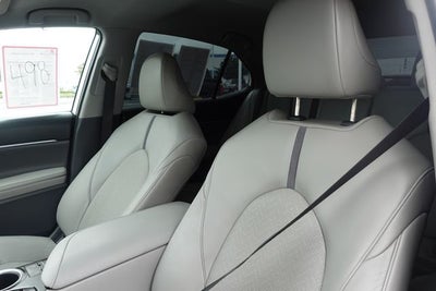 2022 Toyota Camry Hybrid XLE