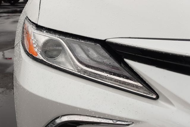 2022 Toyota Camry Hybrid XLE