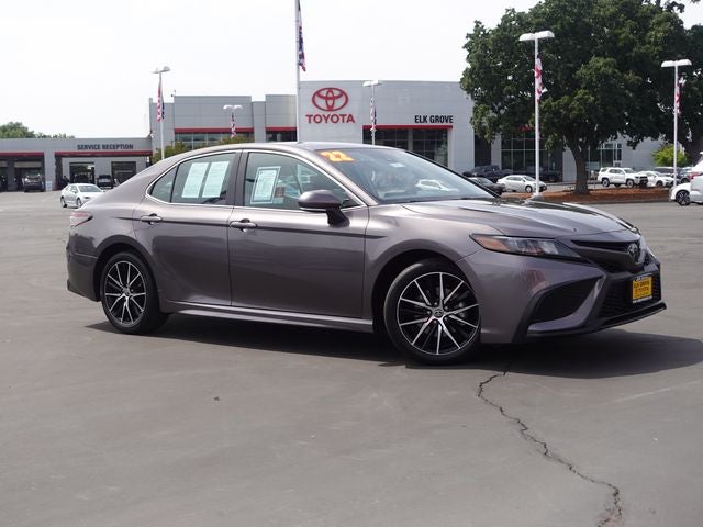 2022 Toyota Camry SE
