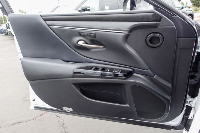 2025 Lexus ES 350