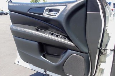 2019 Nissan Pathfinder SV