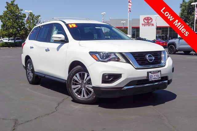 2019 Nissan Pathfinder SV