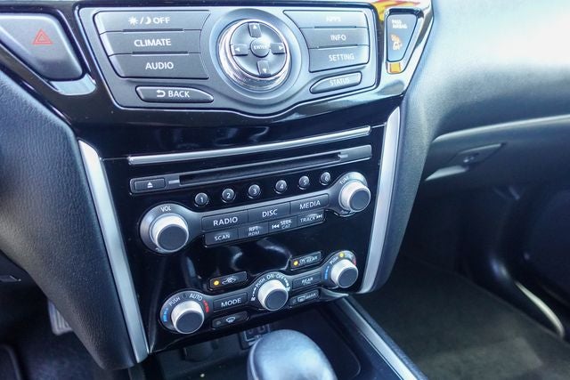 2019 Nissan Pathfinder SV