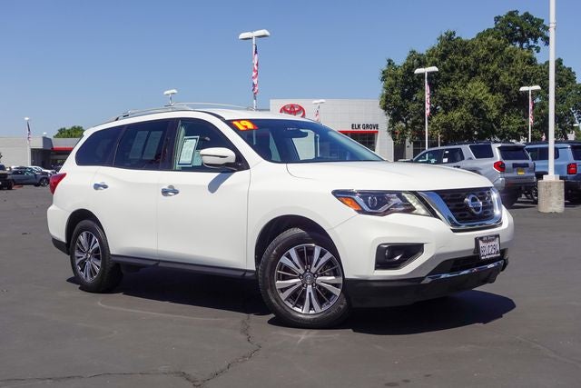 2019 Nissan Pathfinder SV